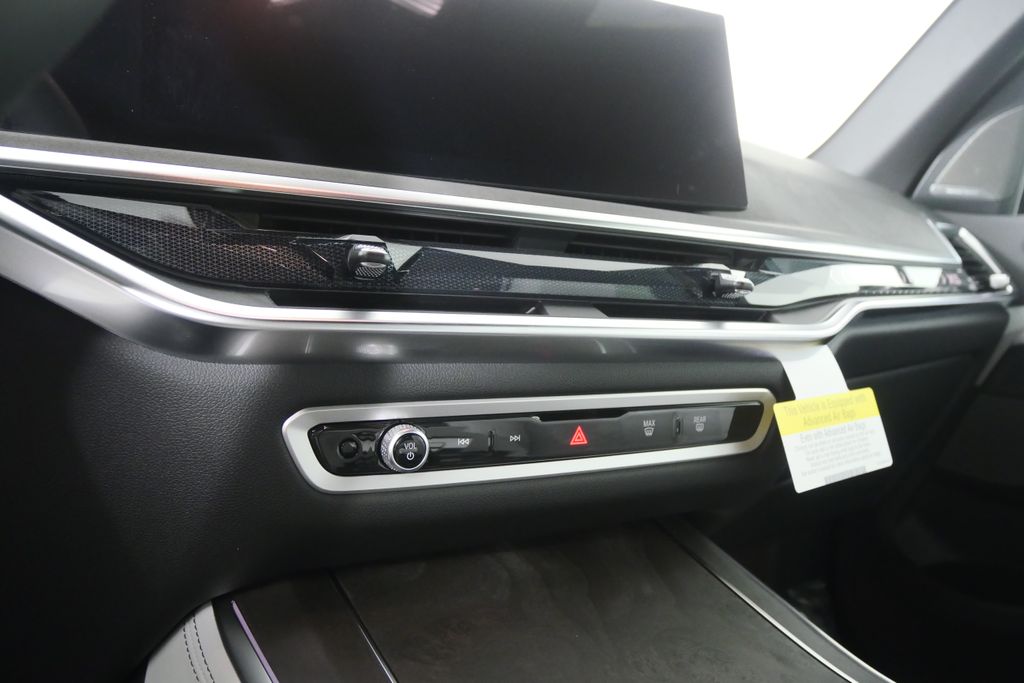 Thumbnail: 2026 BMW X5 - 21