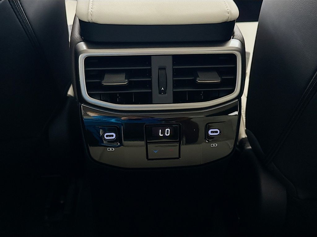 2025 Lexus RX  18