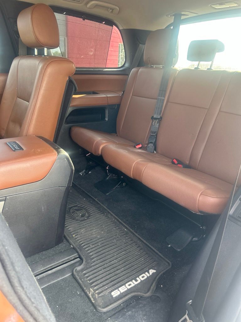 Used 2018 White Toyota Platinum image 13