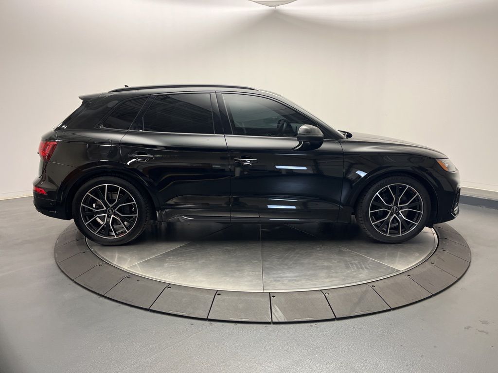 Thumbnail: 2021 Audi SQ5 - 6