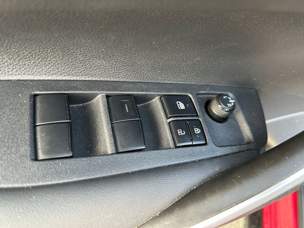 2023 Toyota Corolla SE 16