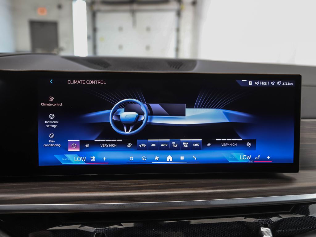Thumbnail: 2024 BMW X7 - 18