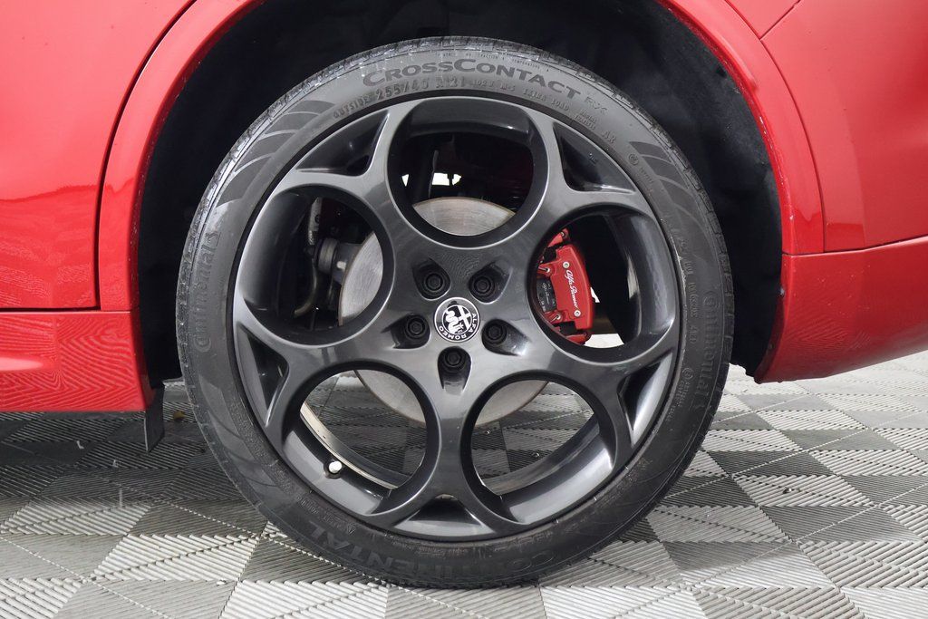 Thumbnail: 2022 Alfa Romeo Stelvio - 16