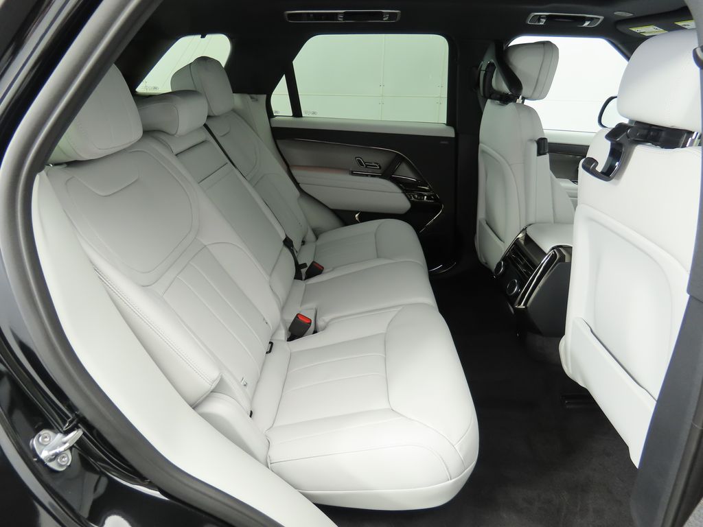 2025 Land Rover Range Rover Sport SE 24