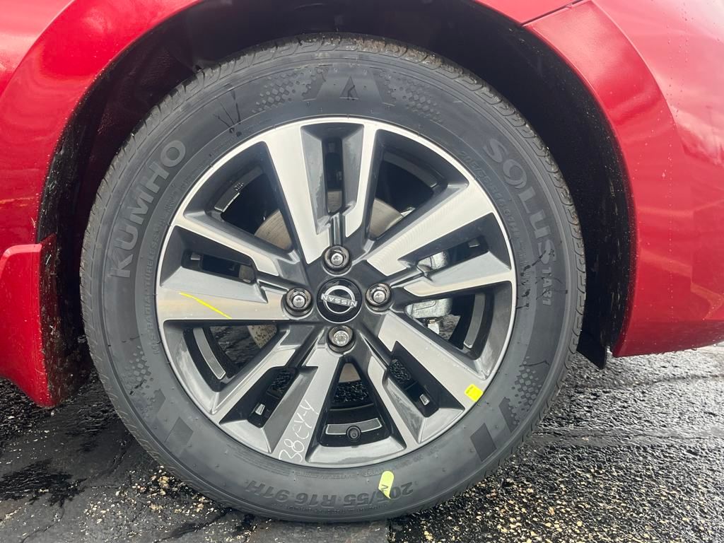2025 Nissan Versa 1.6 SV photo