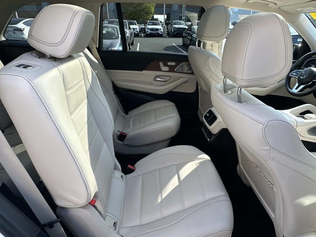 Thumbnail: 2021 Mercedes-Benz GLS - 12