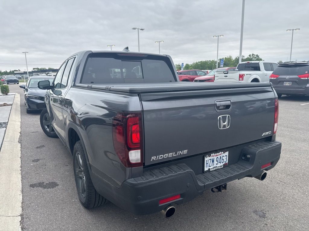 View vehicle photo 6