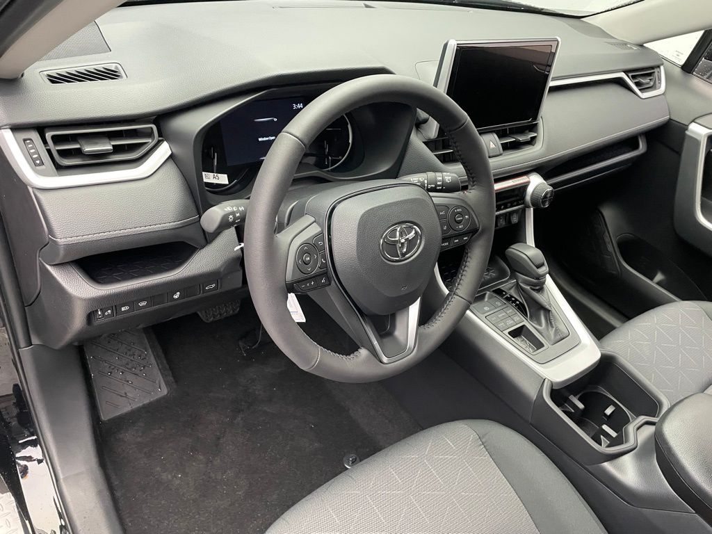 2025 Toyota RAV4 XLE 11