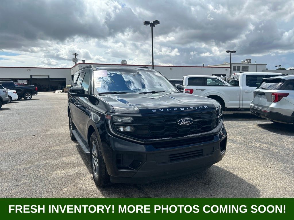 Black Metallic 2025 Ford Expedition SUV / Crossover Four-Wheel Drive Automatic