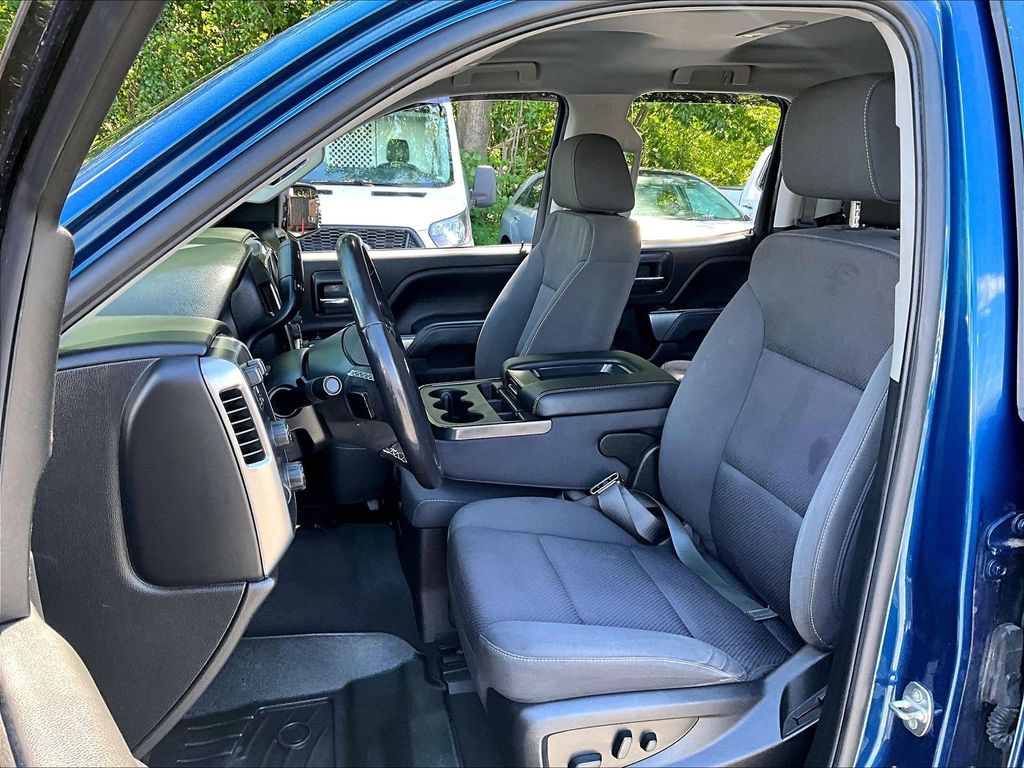 2019 Chevrolet Silverado 1500 LD — photo 10