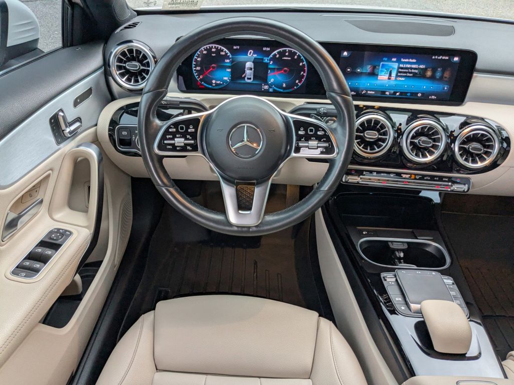 2022 Mercedes-Benz A 220 4MATIC