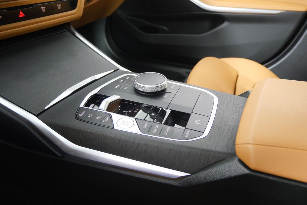 Thumbnail: 2024 BMW 3 Series - 27