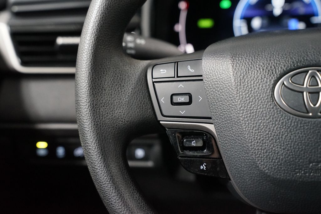 Thumbnail: 2025 Toyota Camry - 14