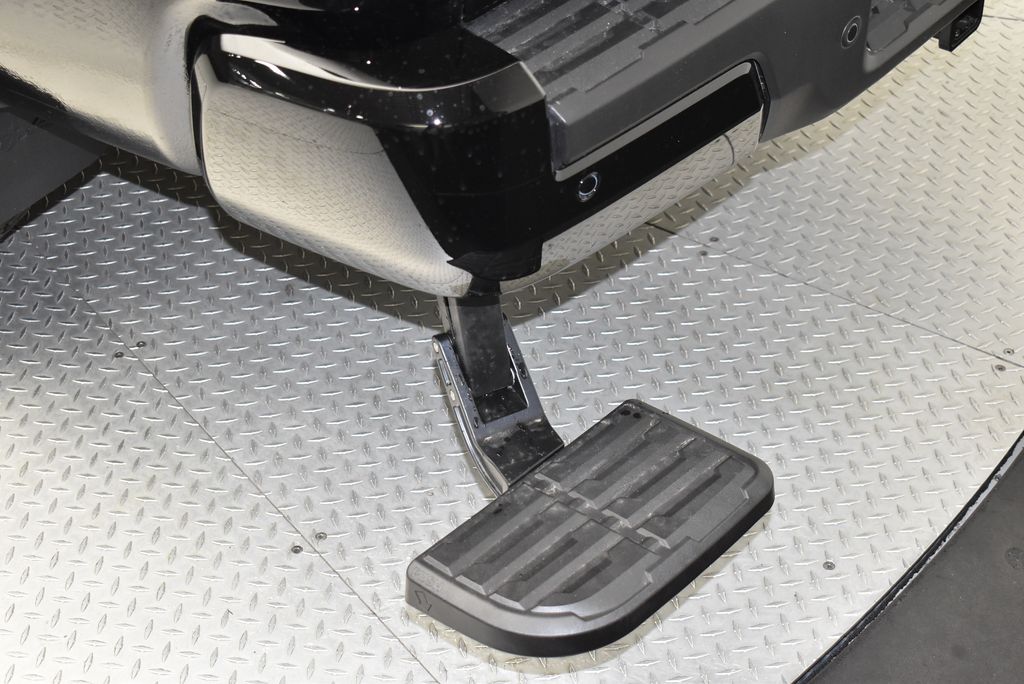 Thumbnail: 2026 Nissan Frontier - 11