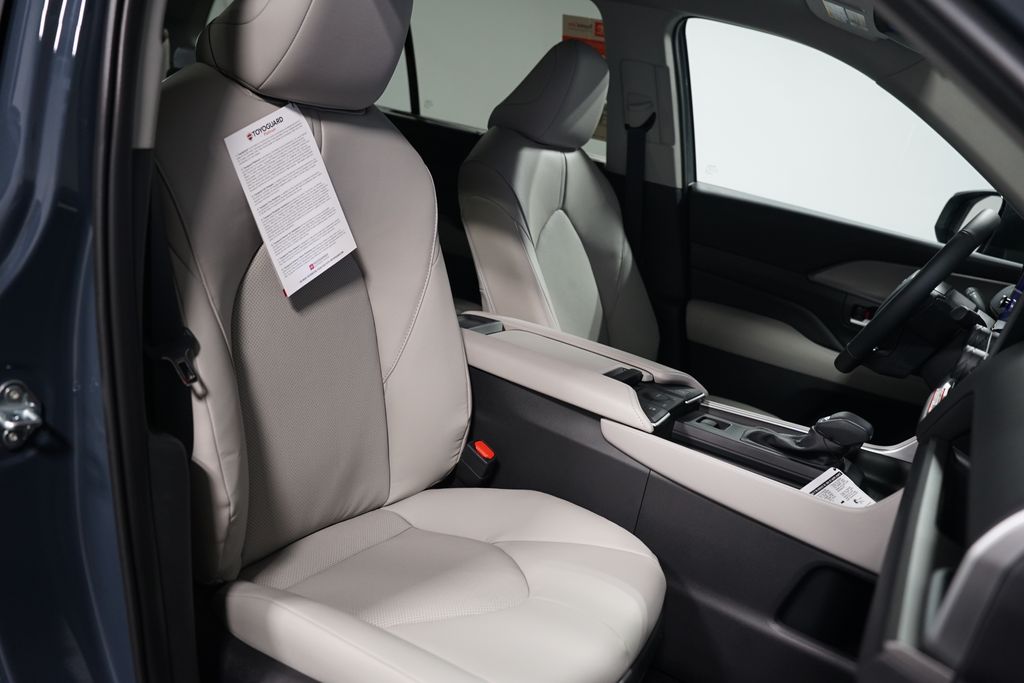 Thumbnail: 2026 Toyota Grand Highlander - 27