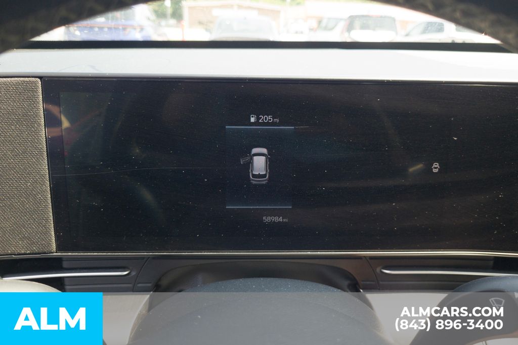 Used 2025 White Hyundai SEL image 14