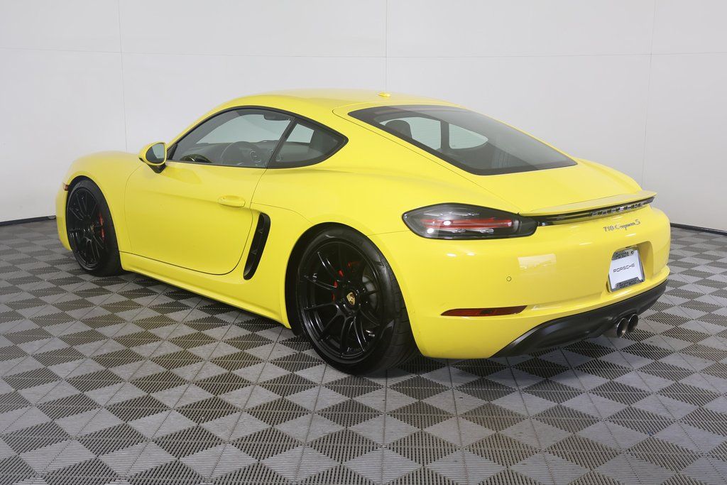 2022 Porsche 718 Cayman S 6