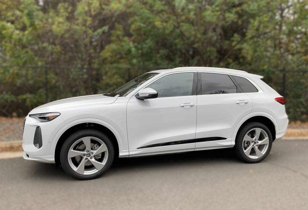 Thumbnail: 2025 Audi Q5 - 4