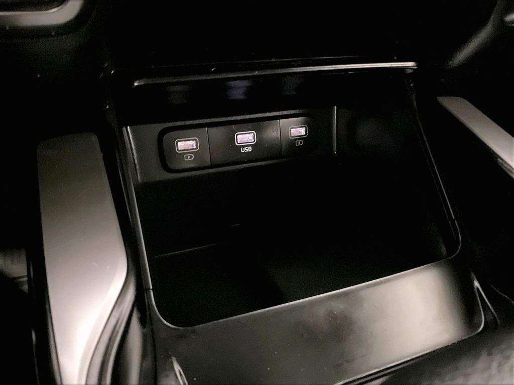 2023 Kia Sorento — photo 26