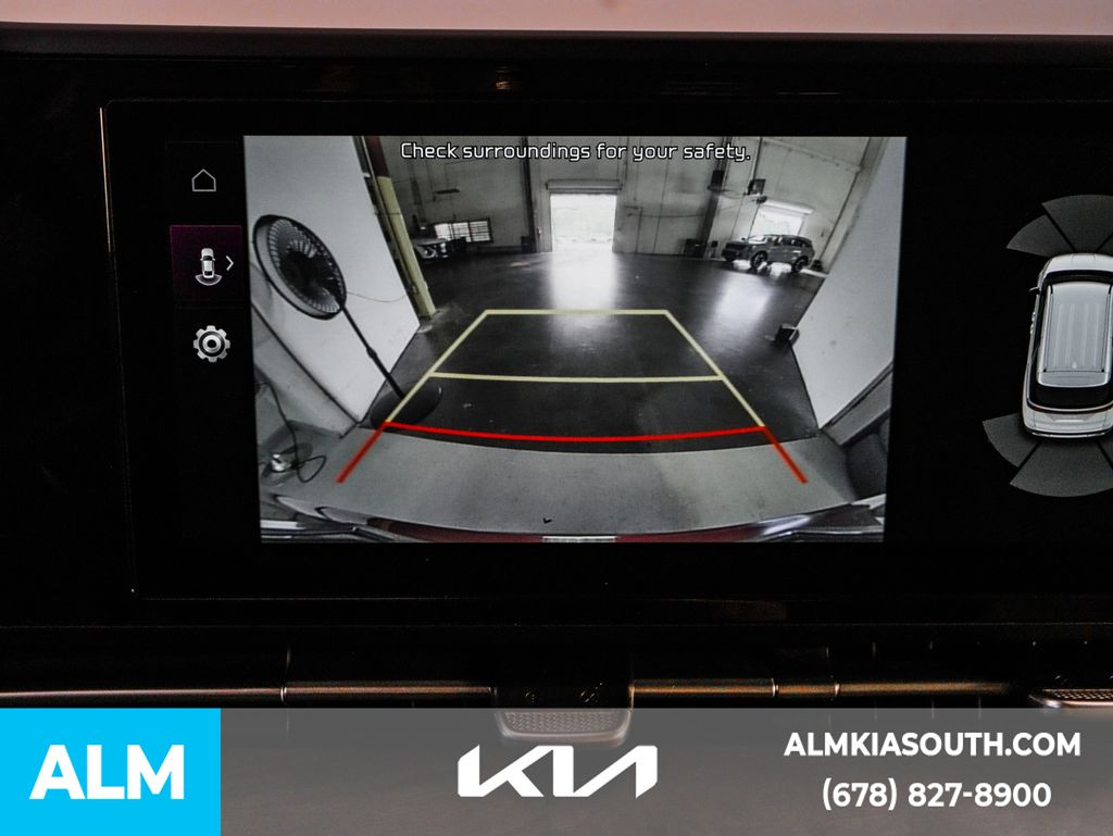 2024 Kia Carnival EX photo 32
