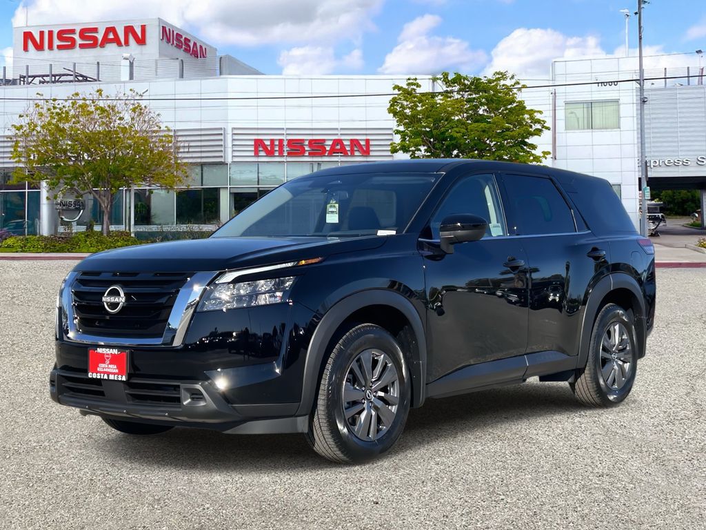 2025 Nissan Pathfinder S