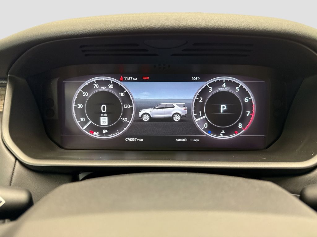 Thumbnail: 2018 Land Rover Discovery - 32