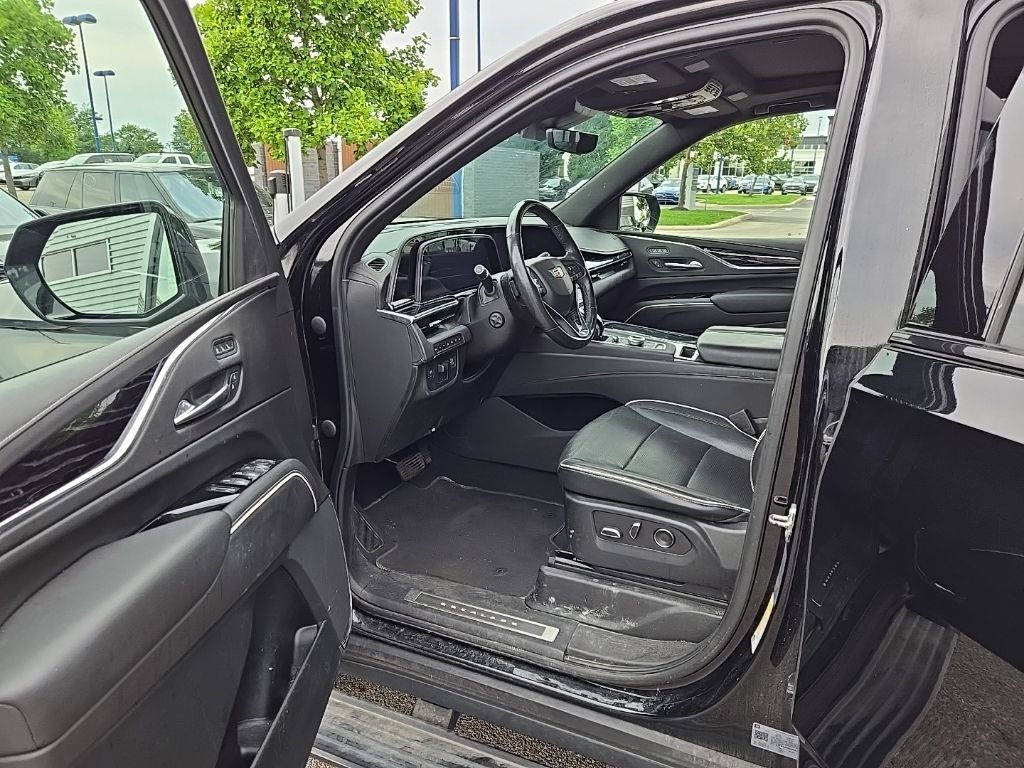 Used 2021 Black Cadillac Sport image 16
