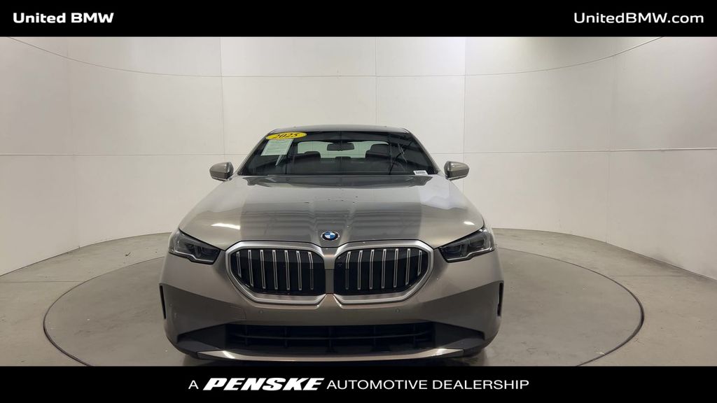 Thumbnail: 2025 BMW 5 Series - 3