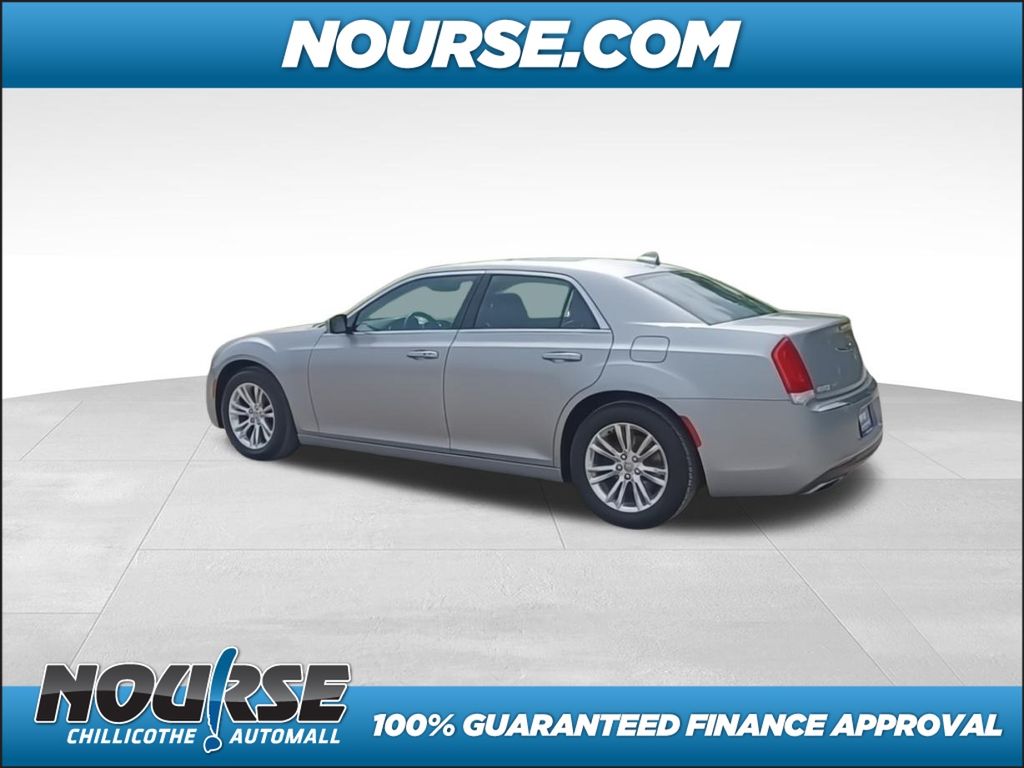 2017 Chrysler 300 Limited photo