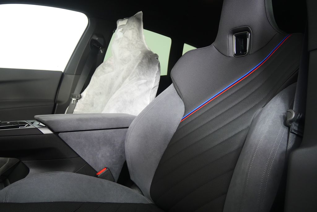 Thumbnail: 2026 BMW iX - 12