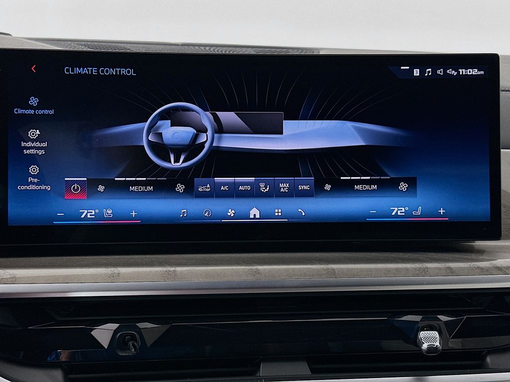 Thumbnail: 2025 BMW X7 - 16