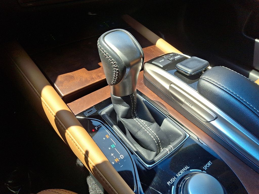 Thumbnail: 2020 Lexus GS - 16