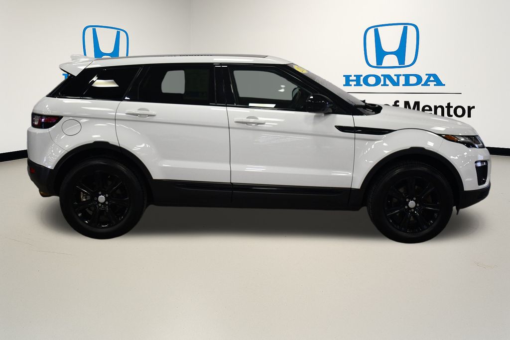 Thumbnail: 2017 Land Rover Range Rover Evoque - 6