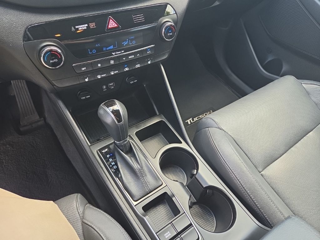 Used 2017 Silver Hyundai SE Plus image 24