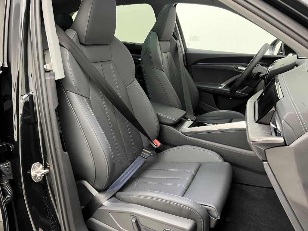 Thumbnail: 2025 Audi Q5 - 14