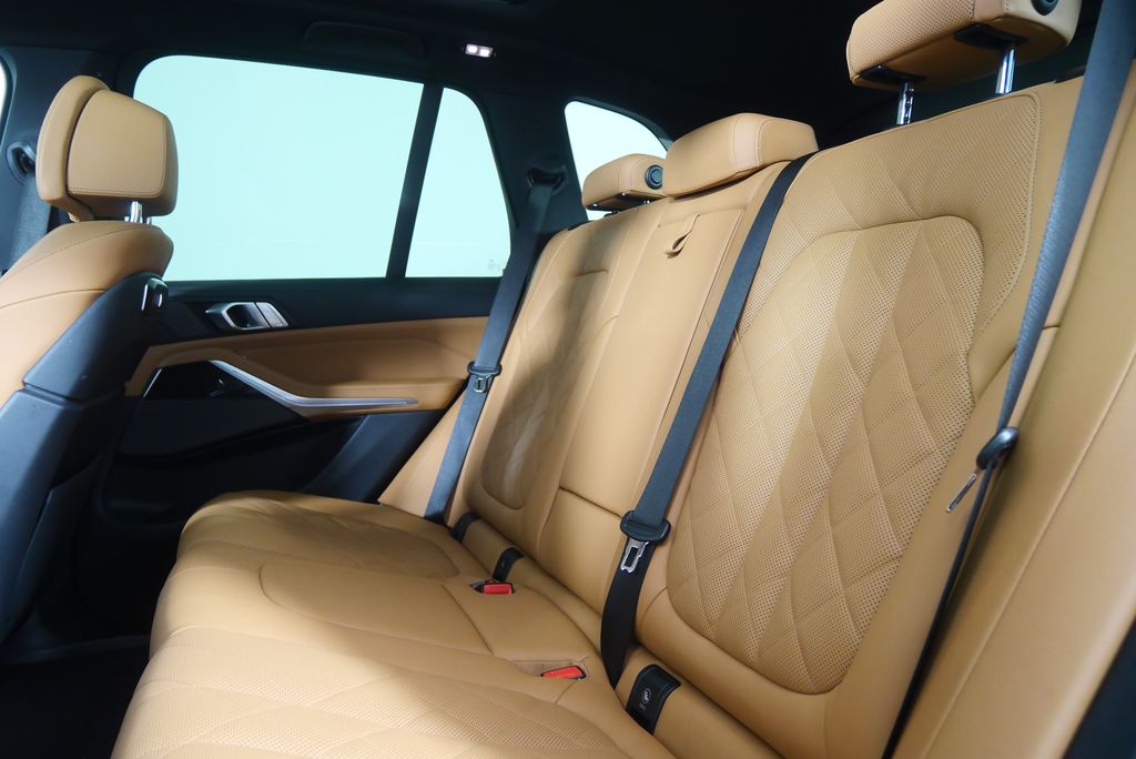 Thumbnail: 2026 BMW X5 - 16