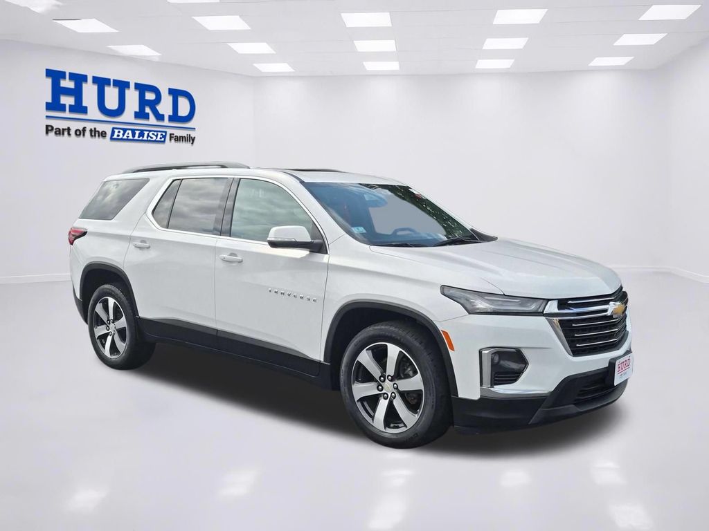 Summit White 2023 Chevrolet Traverse SUV / Crossover Four-Wheel Drive 9-Speed Automatic