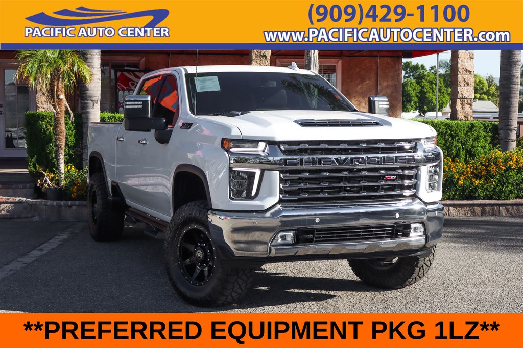 Summit White 2021 Chevrolet Silverado 2500HD Pickup Truck Four-Wheel Drive Automatic
