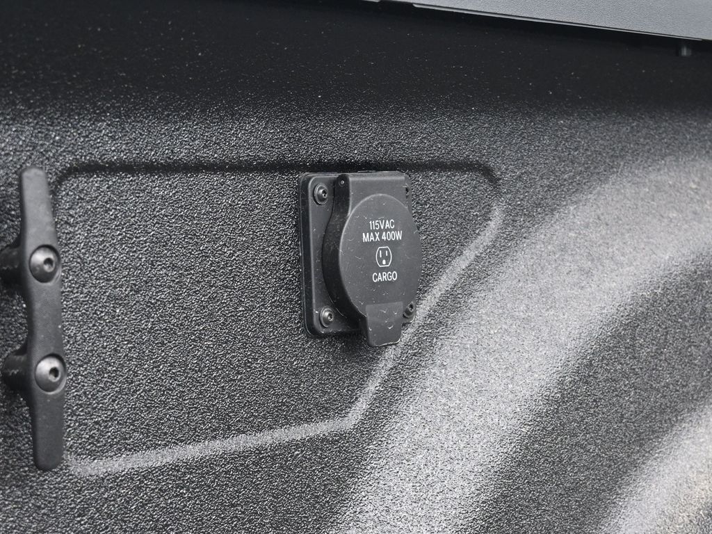 New 2026 Bright White Clearcoat Ram Laramie image 39