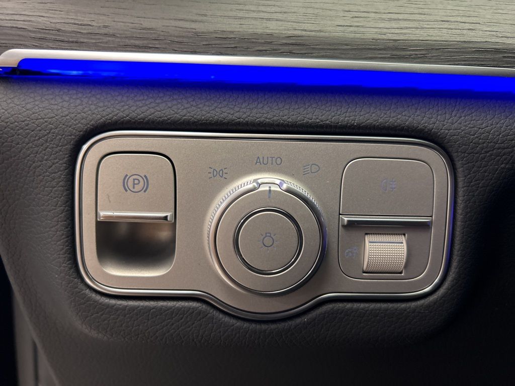 Thumbnail: 2026 Mercedes-Benz GLE - 21