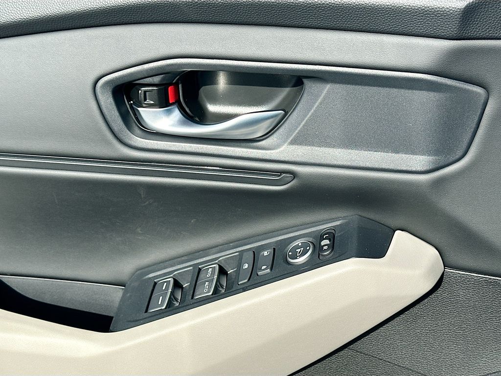 Thumbnail: 2025 Honda Accord - 19