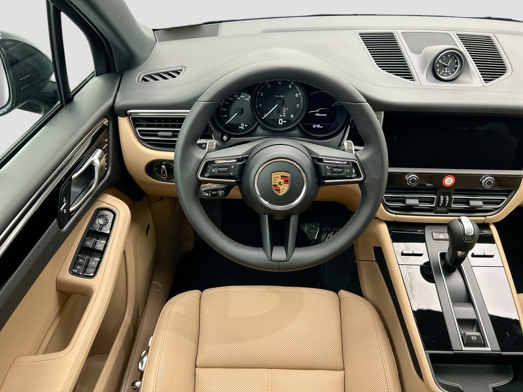Thumbnail: 2026 Porsche Macan - 13