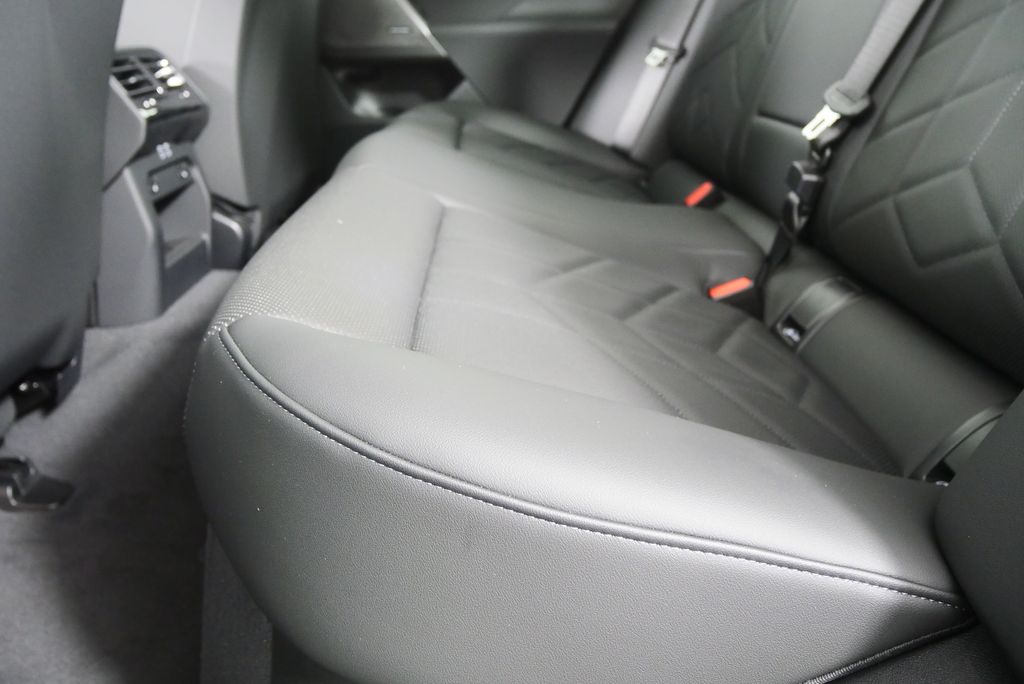 Thumbnail: 2026 BMW 5 Series - 15