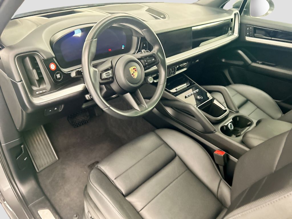 Thumbnail: 2024 Porsche Cayenne - 9