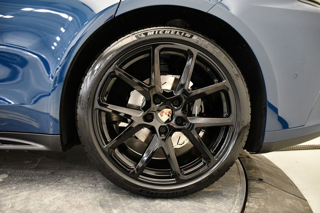 Thumbnail: 2026 Porsche Panamera - 15