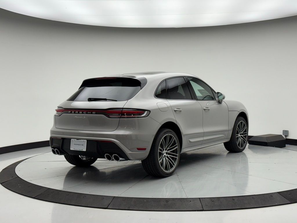 Thumbnail: 2026 Porsche Macan - 8