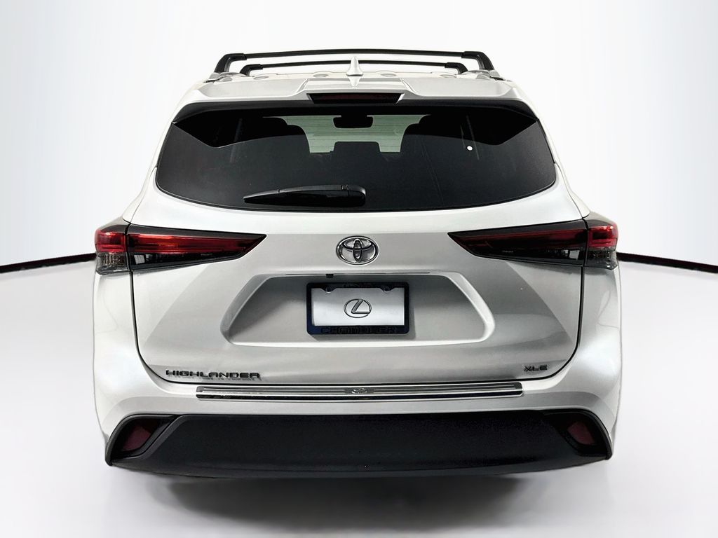 Thumbnail: 2023 Toyota Highlander - 6