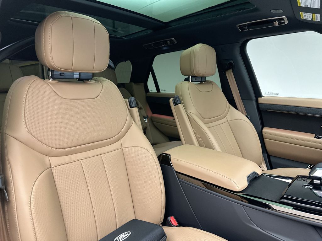 Thumbnail: 2026 Land Rover Range Rover Sport - 6