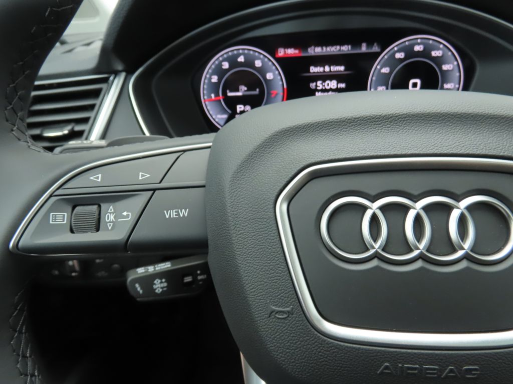 2025 Audi Q5 e Premium Plus 12