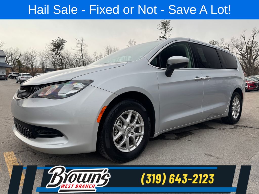 Silver Mist Clearcoat 2022 Chrysler Voyager LX FWD Minivan Front-Wheel Drive 9-Speed Automatic